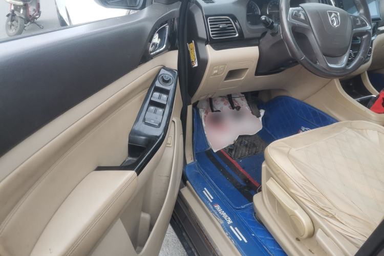 Used Baojun 730 2014 1.5L manual luxury trim 7 seats
