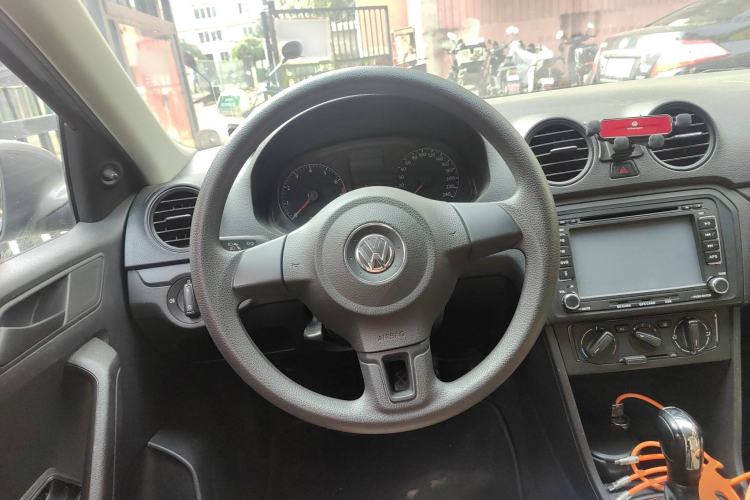 Used Volkswagen Jetta 2013 1.6L Automatic Fashion Model Steering Wheel