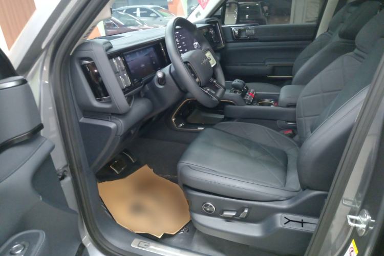 Used Formula Leopard Leopard 5 2023 Navigator Edition