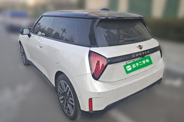 Used MINI Electric COOPER 2026 Model, 466km COOPER E Classic Style
