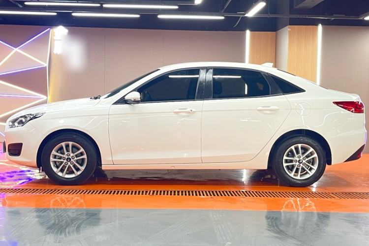 Used Ford Escort 2019 Revised Version 1.5L Manual "Quality Enjoyment" Trim (Tire Pressure Monitoring) China VI Standard