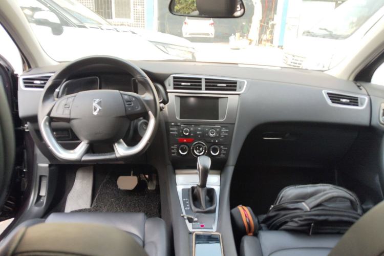 Used DS 5LS 2014 1.6T Elegant Version THP160