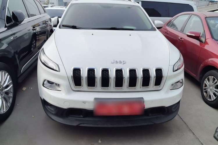 Used Jeep Cherokee 2016 2.0L Superior Edition