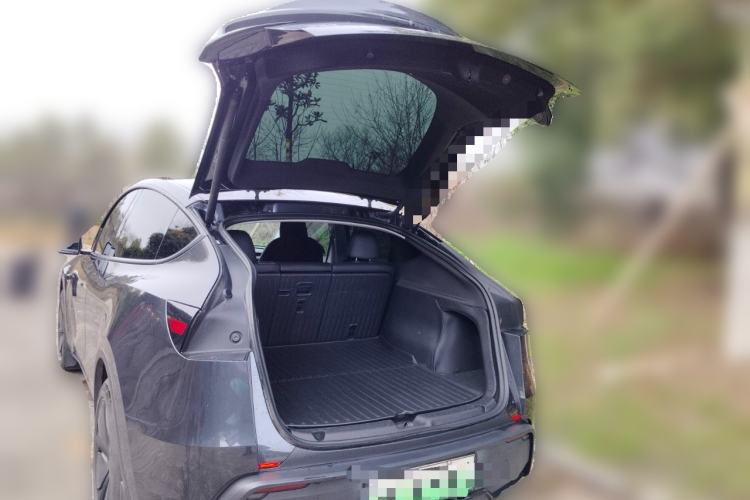 Used Tesla Model Y 2025 Long-Range All-Wheel-Drive Version