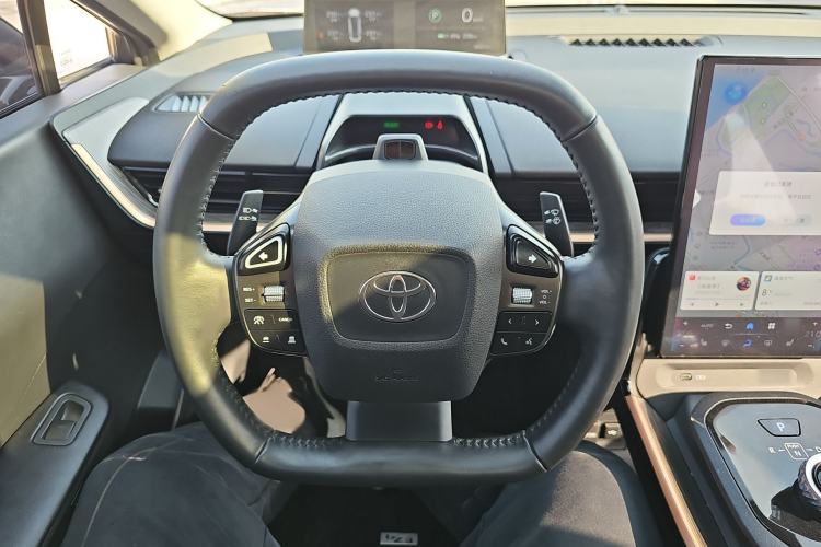 Used Toyota bZ3 2023 616 km Long-Range Premium Steering Wheel