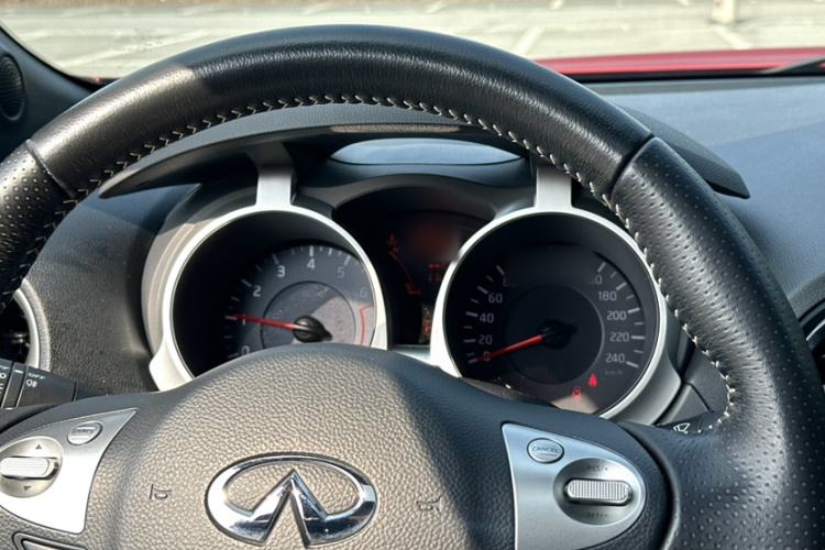 Used Infiniti ESQ 2014 1.6L Spontaneous Edition
