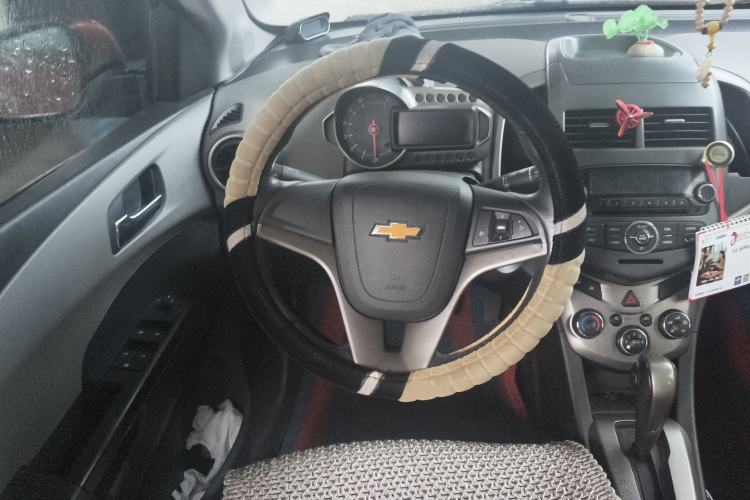 Used Chevrolet Aveo Sonic 2011 Hatchback 1.6L AT SX
