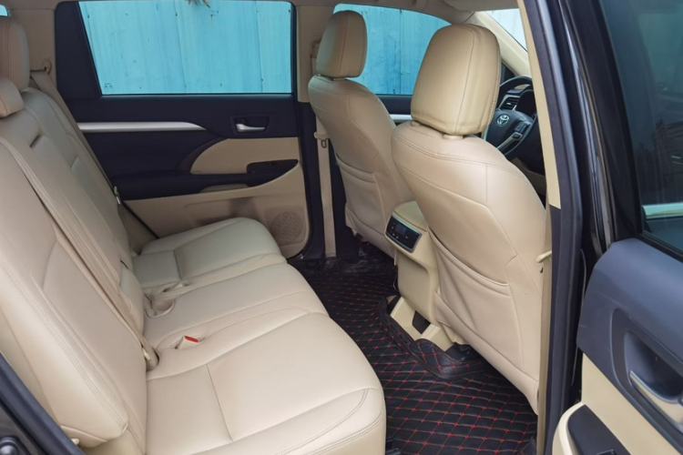 Used Toyota Highlander 2017 2.0T Two-Wheel Drive Elite Version 7 Seats