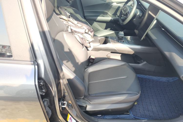 Used Changan Eado DD 2023 Blue Whale NE 1.5T GDI DCT Luxury Edition
