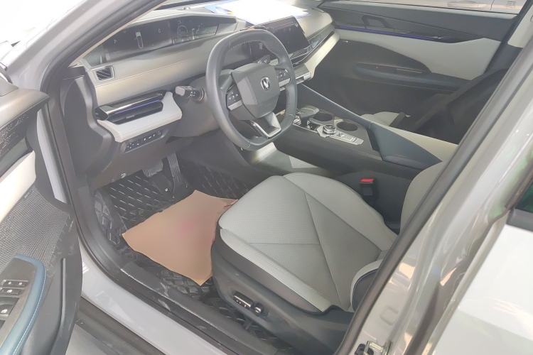 Used Changan UNI-V iDD 2023 ZhiDian iDD 1.5T 113km ZhiKu Model
