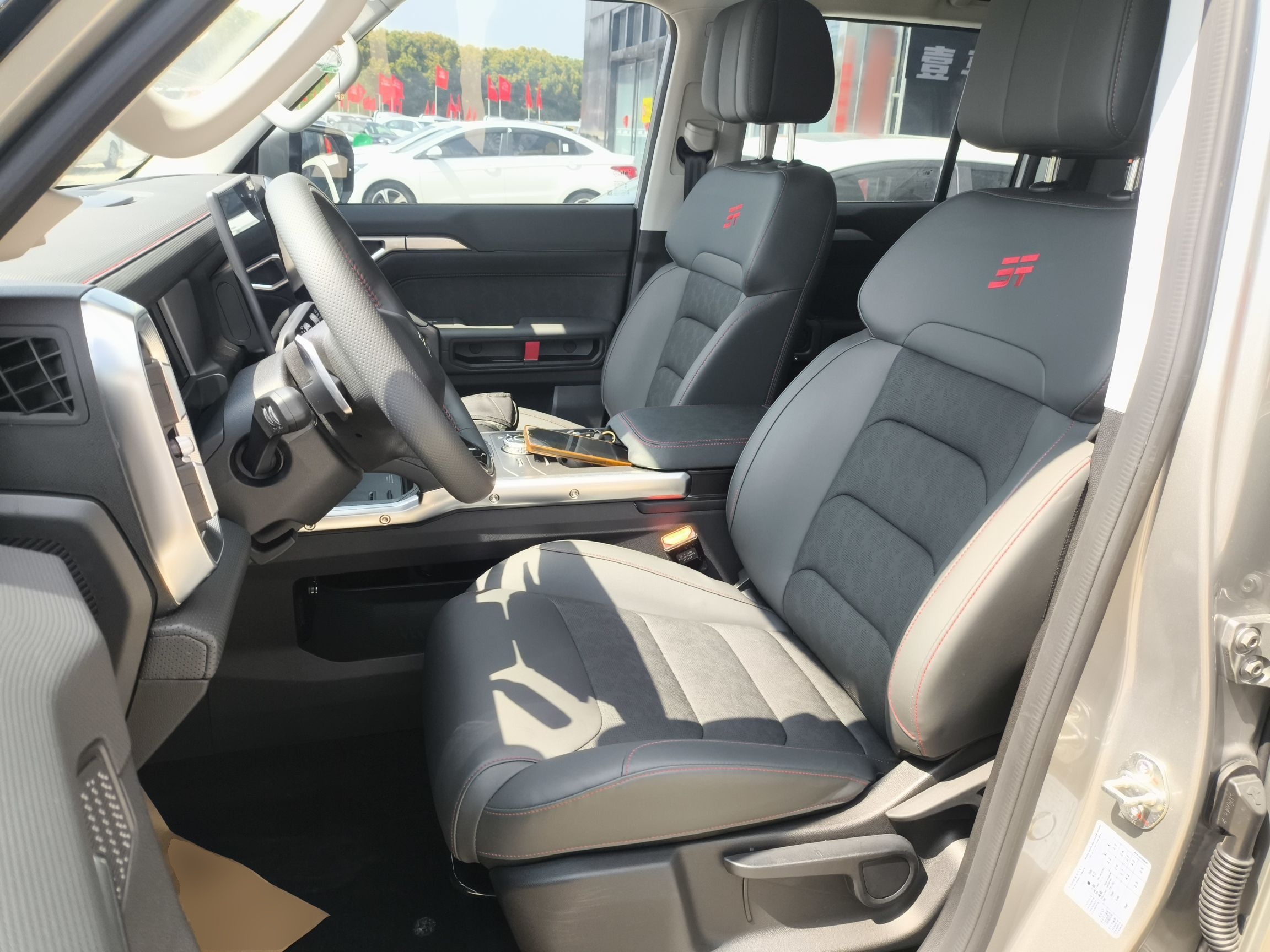 Переднее сиденье в автомобиле