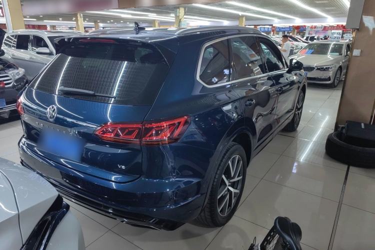 Used Volkswagen Touareg 2020 3.0 TSI Luxury Edition China VI Exterior 4