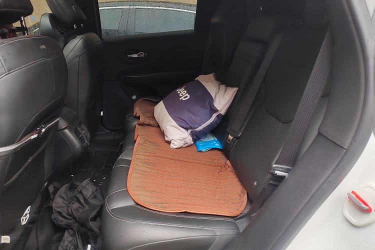 Used Jeep Cherokee 2016 2.0L Superior Edition
