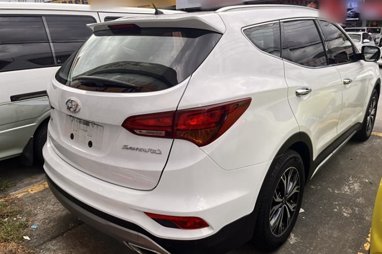 Used Hyundai Santa Fe 2017 2.4L Automatic Two-Wheel Drive Smart Version 5 Seats