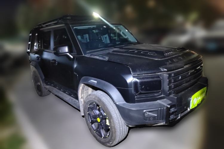 Used JETOUR Traveler 2023 2.0T All-Wheel-Drive CrossPRO Front Right 45 Deg