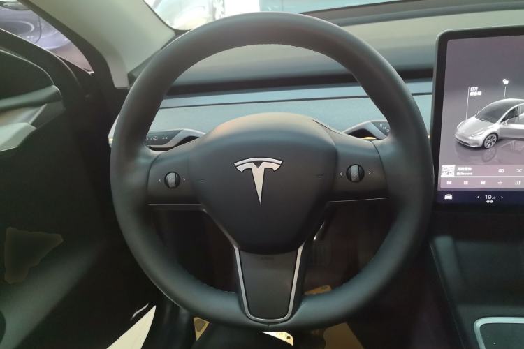 Used Tesla Model Y 2023 Rear-Wheel-Drive Version
