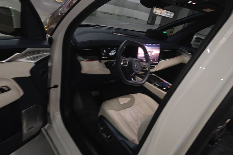 Used Zeekr 009 2024 Six-Seat Executive Version 4WD 108 kWh
