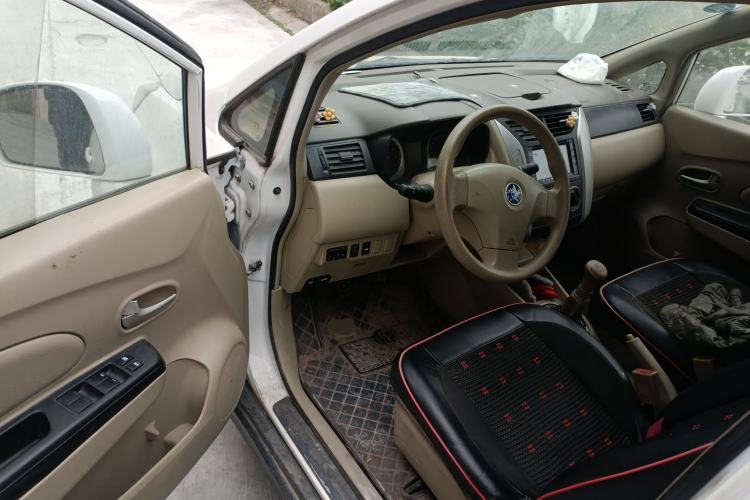 Used Venucia D50 2013 1.6L Manual Fashion Edition
