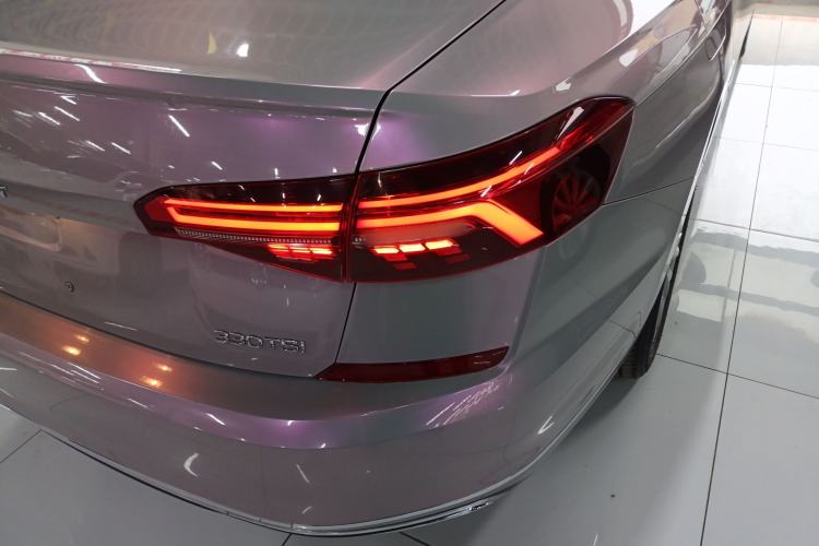 Used Volkswagen Passat 2020 Facelift 330TSI Elite Edition China VI Standard
