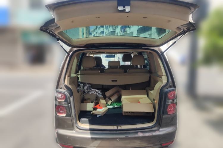 Used Volkswagen Touran 2011 1.4T DSG ZhiZhen Edition 5 Seats Trunk