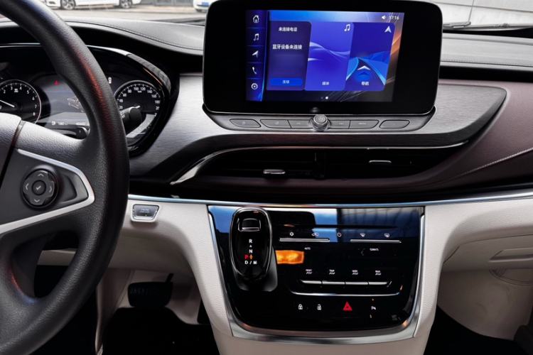 Used Buick GL8 2023 Land Executive Class Comfort Model