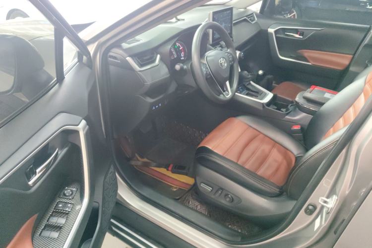 Used Toyota RAV4 2021 2.0L CVT Two-Wheel Drive Fashion Edition Driver Seat