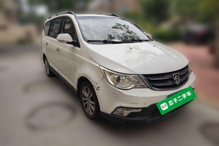 Used Baojun 730 2014 1.5L manual luxury trim 7 seats