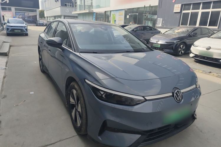 Used Volkswagen ID.7 VIZZION 2024 AIR model Front Right 45 Deg