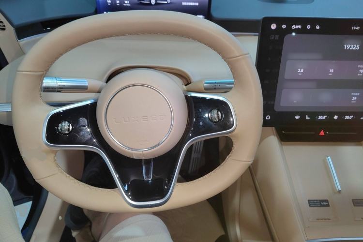 Used Hima Luxeed R7 2024 All-Electric 802 km Max