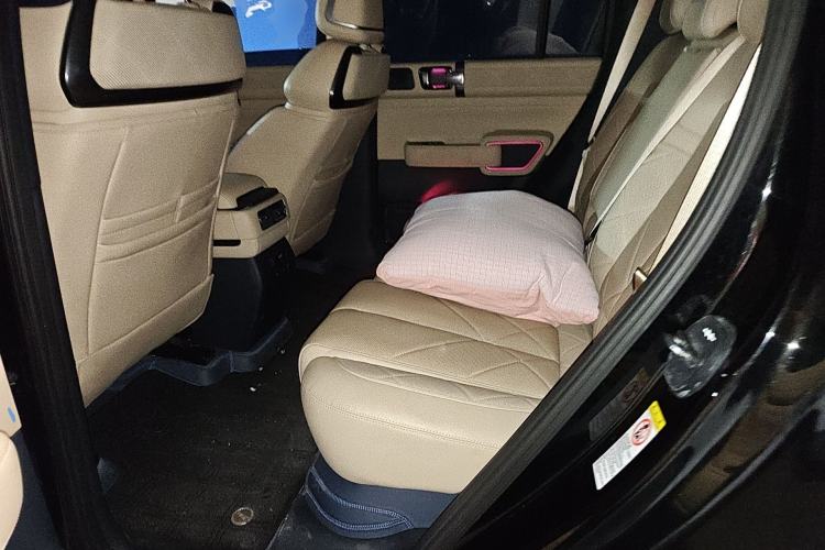 Used Formula Leopard 5 2023 Navigator Edition Left Rear Seat