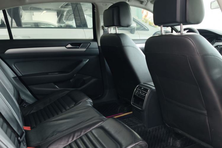 Used Volkswagen Magotan 2018 330TSI DSG Advanced Model Interior 7