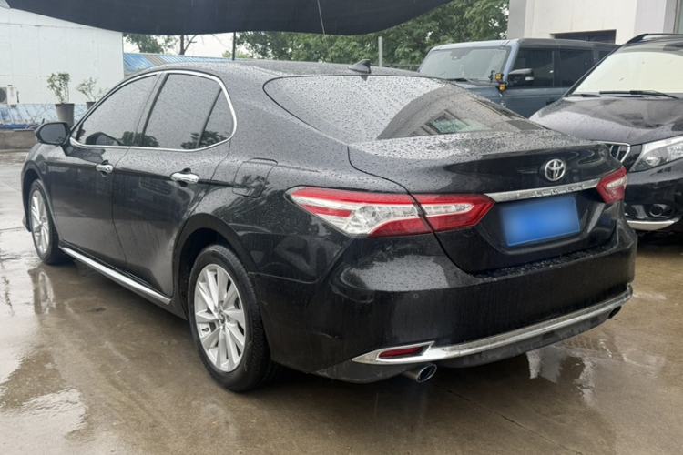 Used Toyota Camry 2023 2.0G Luxury Edition
