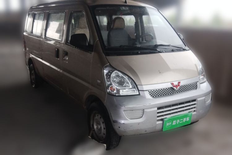 Used Wuling Rongguang 2017 1.5L Extended Basic Version Front Right 45 Deg