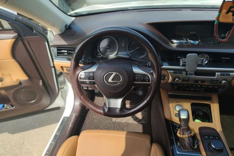 Used Lexus ES 2015 200 Elite Edition
