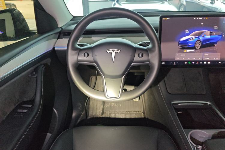Used Tesla Model Y 2023 Long-Range All-Wheel-Drive Version
