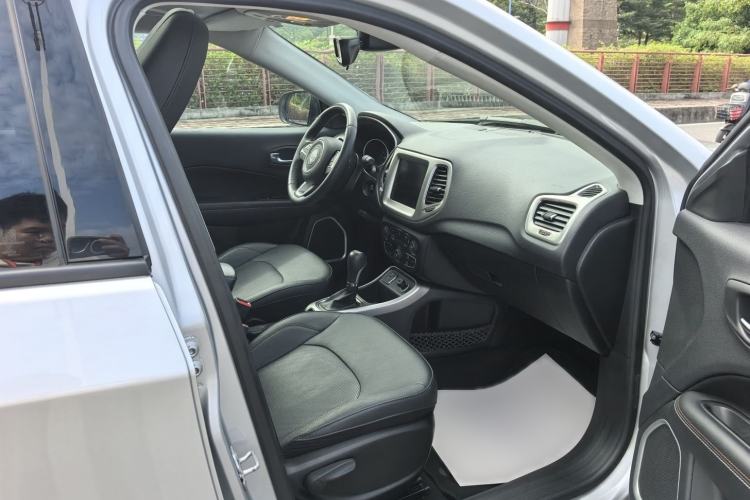 Used Jeep Compass 2017 200T Automatic Family Edition
