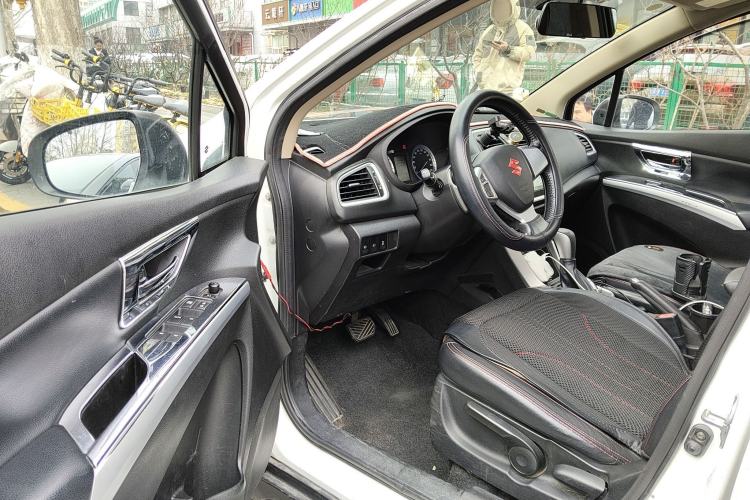 Used Suzuki S-Cross 2014 1.6L CVT Two-Wheel Drive Elite Version
