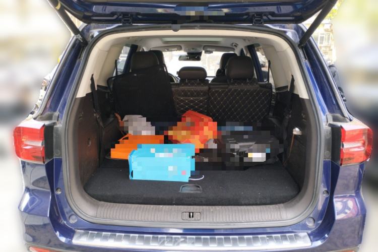 Used Roewe RX8 2018 30T Smart Connectivity All-Wheel Drive Supreme Edition Trunk