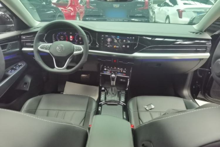 Used Volkswagen Passat 2025 Outstanding Model 380TSI Dragon Glory Edition
