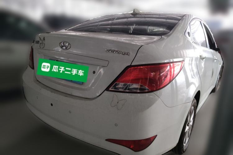 Used Hyundai Verna (older generation) 2014 1.4L Manual Smart GLS Trim Rear Right 45 Deg