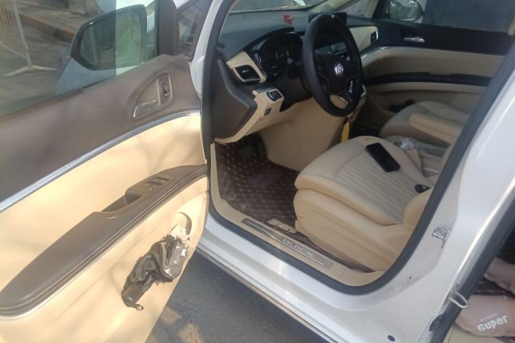 Used Buick GL8 2023 Land Executive Class Deluxe Model