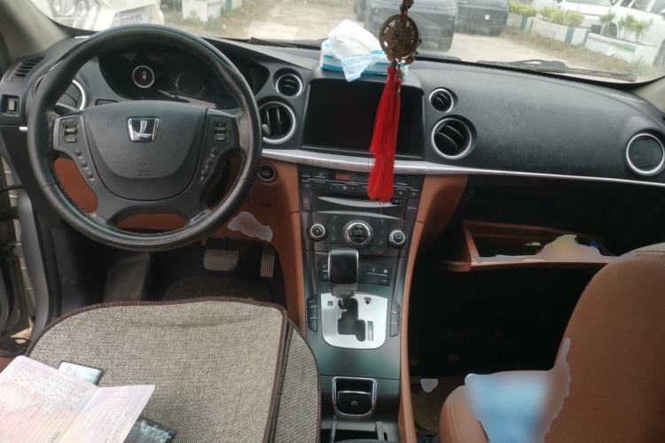 Used Luxgen Great 7 SUV 2011 2.2T Two-Wheel Drive Smart Version Center Console