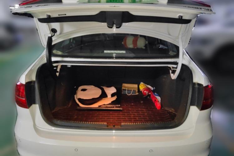 Used Volkswagen Sagitar 2017 230TSI Automatic Comfort Version
