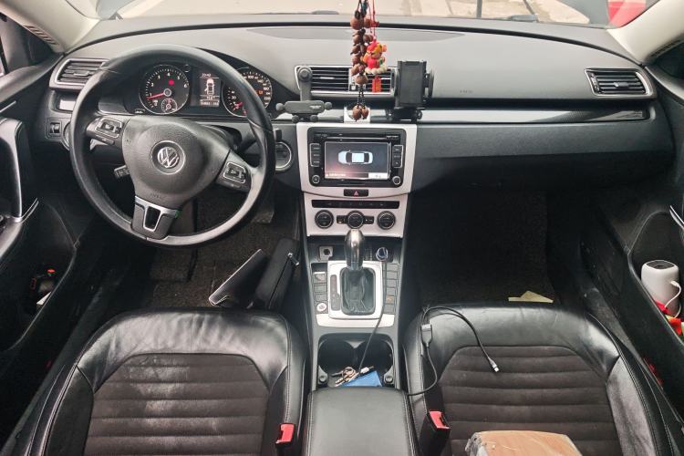 Used Volkswagen Magotan 2016 1.8TSI Luxury Comfort Model Center Console