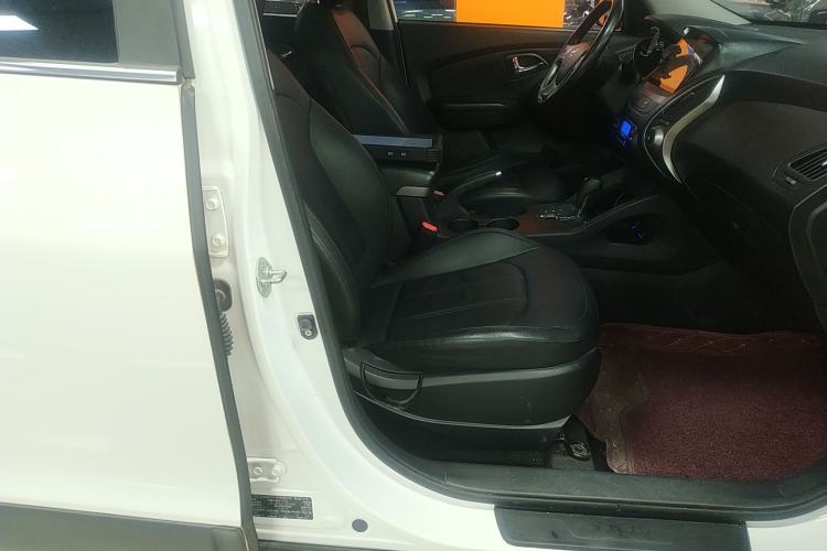 Used Hyundai ix35 2015 2.0L Automatic 2WD Smart Type China IV Right Front Seat