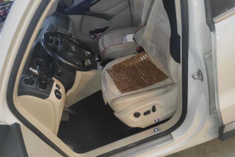 Used Volkswagen Tiguan 2010 1.8 TSI Automatic Two-Wheel Drive Trend Edition Left Front Seat