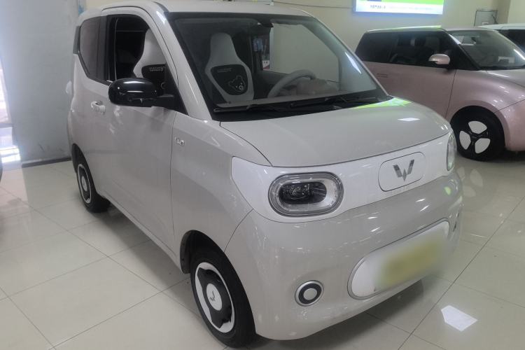 Used Wuling Hongguang MINIEV 2024 3rd Generation 215km Youth Edition Front Right 45 Deg
