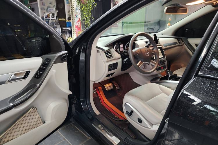 Used Mercedes-Benz R-Class 2015 R 320 4MATIC Luxury Model Driver Seat