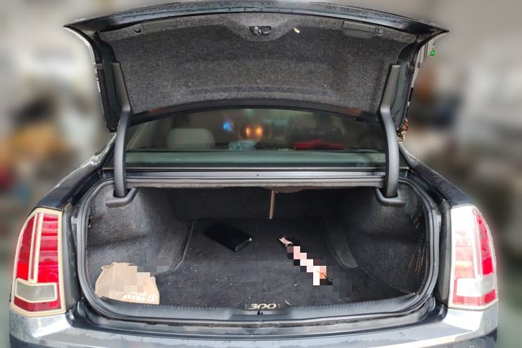 Used Chrysler 300C 2013 3.6L Luxury Edition