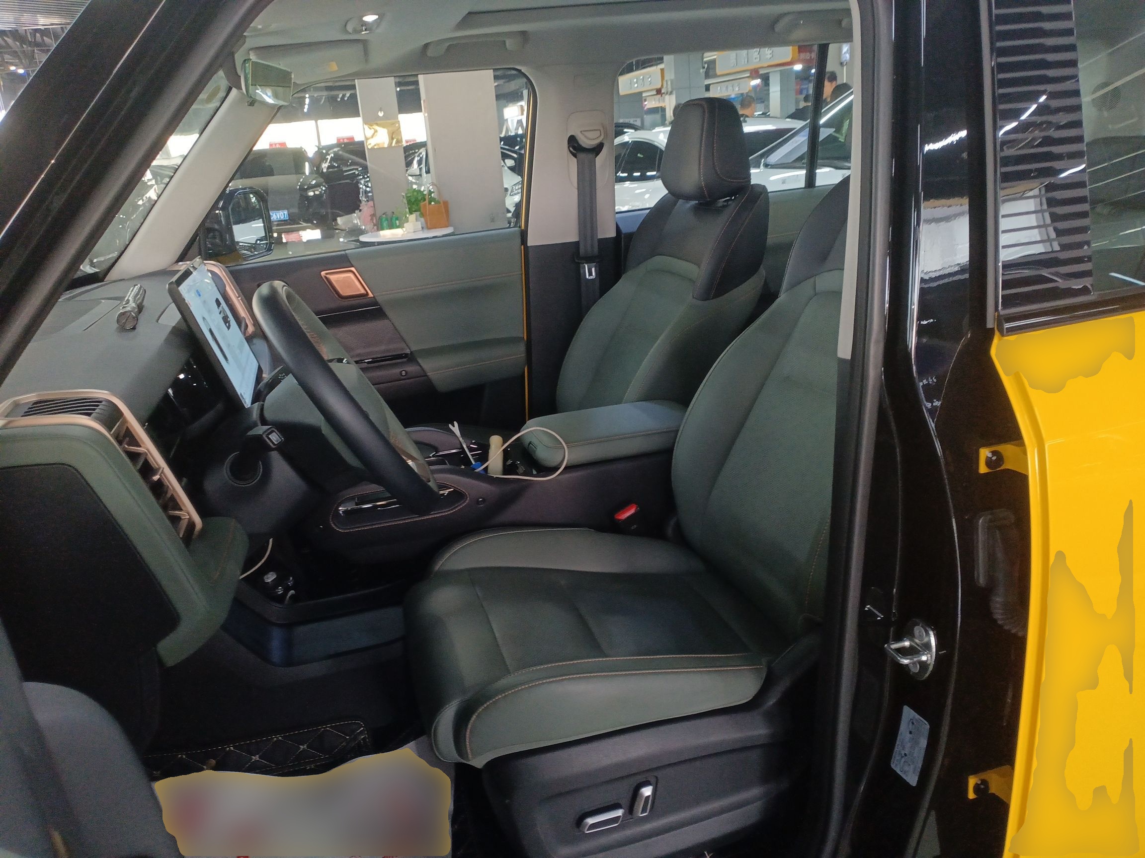 المقاعد الأمامية داخل السيارة